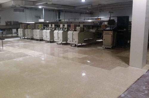 Pulidos y Abrillantados de Suelos en Nave Industrial en Osona